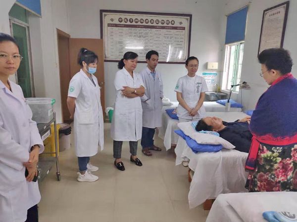 金掌派非遺技術(shù)五指山中醫(yī)院傳承班