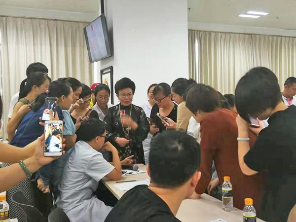 金掌派非遺技術(shù)三亞市中醫(yī)院傳承班